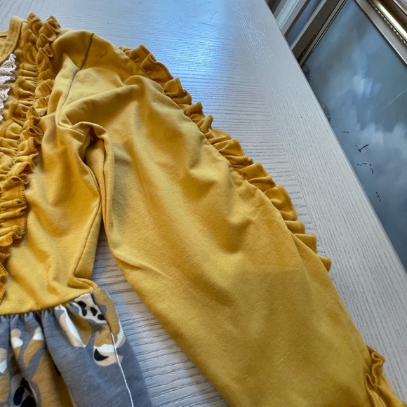 TuTu & Lulu, lace and ruffled Dress @ matching pants in Sz 7-8 - Picture 4 of 9